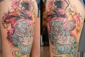 Tatuagens Femininas na Coxa - Descubra as Tendências do Ano tatuagens femininas na coxa