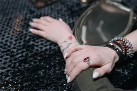Por que tatuagem desbota? Saiba como evitar o desbotamento por que tatuagem desbota
