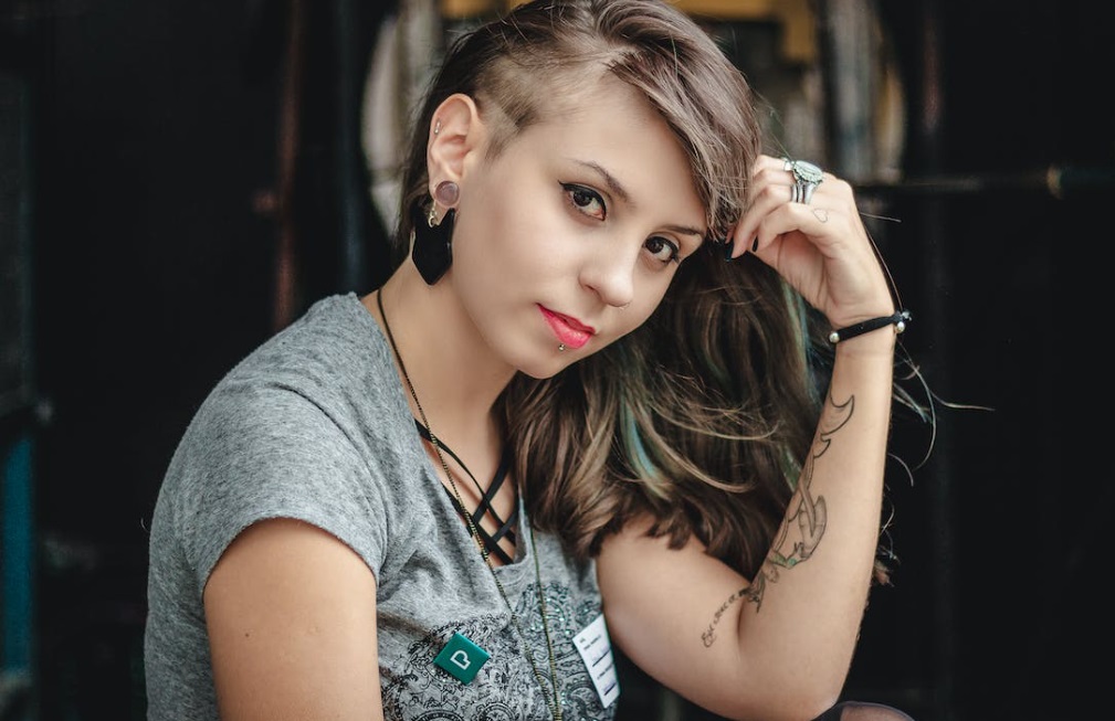 Visão Tattoo com flash tattoo feminina em Curitiba