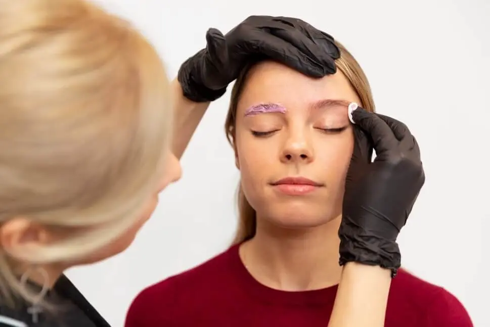 Saiba o que é microblading e porque apostar nessa técnica microblading o que e