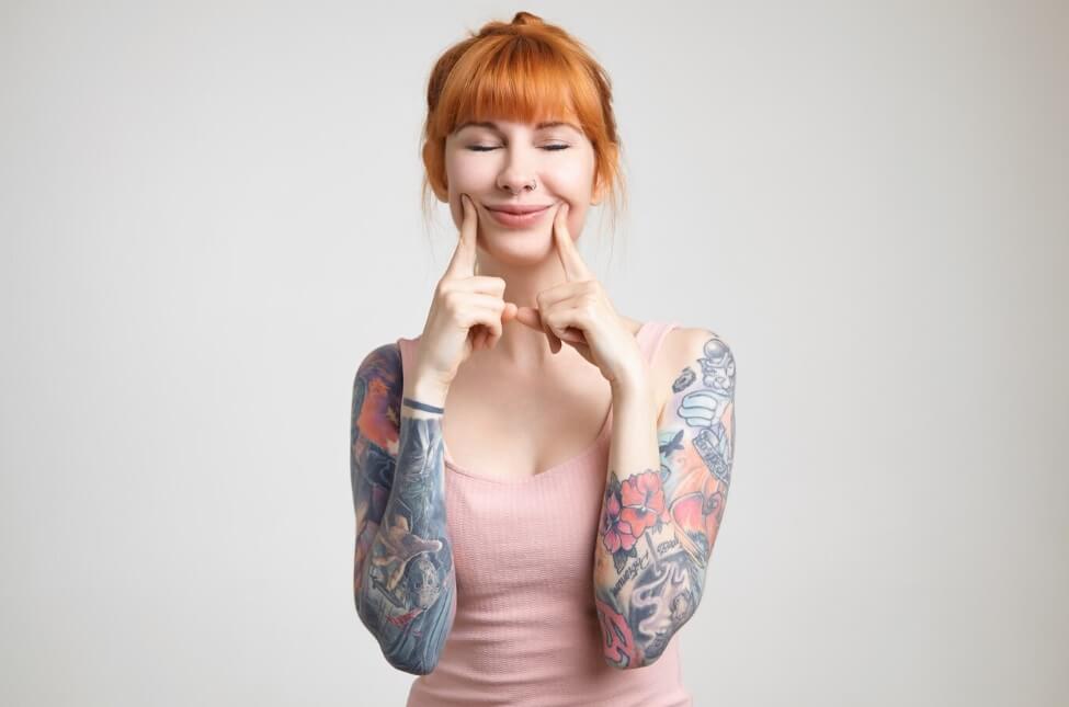 Com quantos anos pode fazer tatuagem: saiba as restrições e recomendações