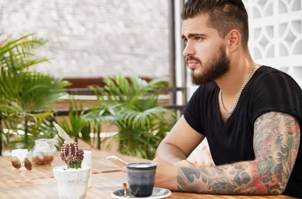 como cuidar de tatuagem nova