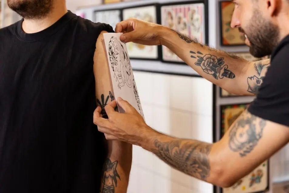 O que passar na tatuagem para cicatrizar: Guia completo o que passar na tatuagem para cicatrizar